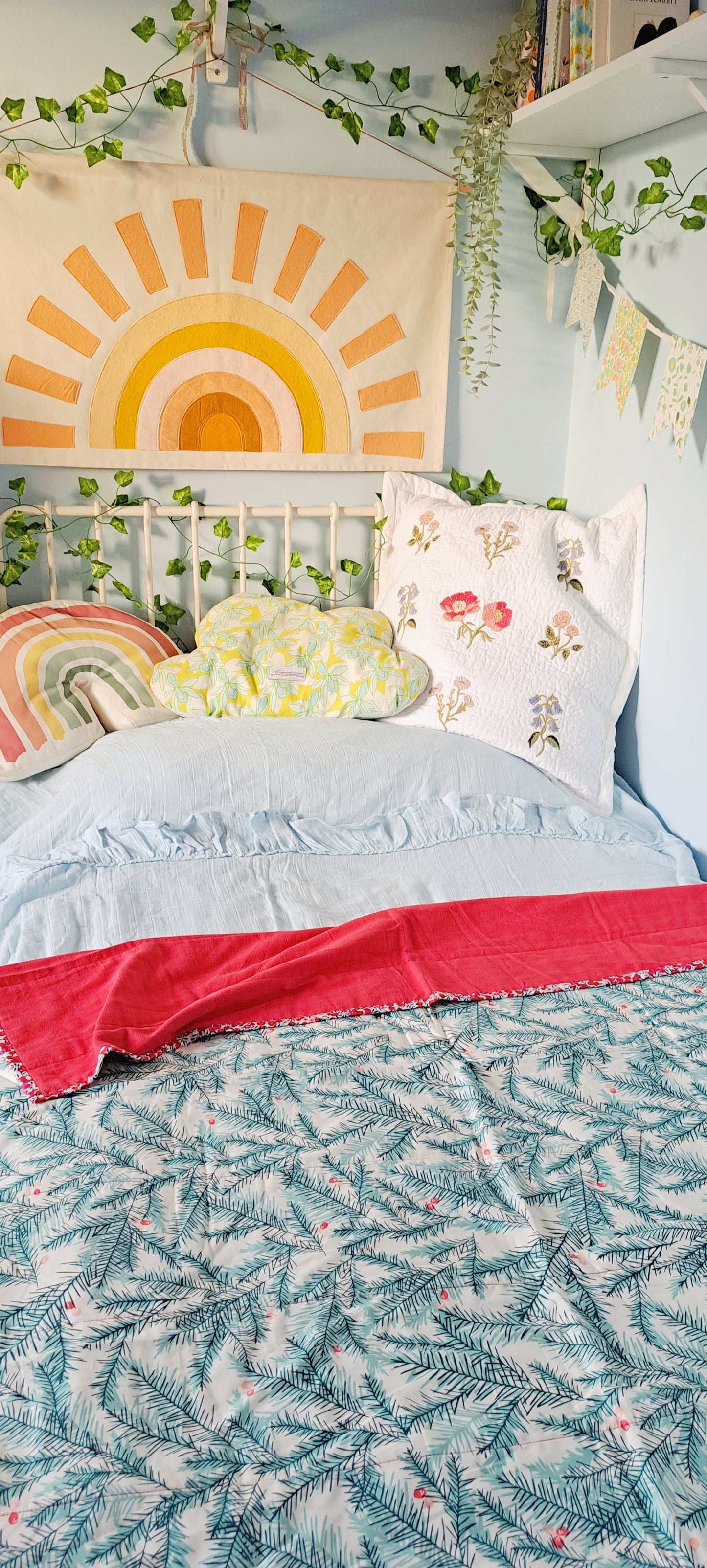 Christmas Berry Branch Quilt with Red Linen and Wiltshire Berry Liberty Binding Quilt